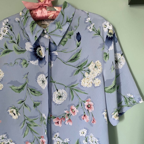 Vintage Floral Blouse 💐 - Picture 3 of 5